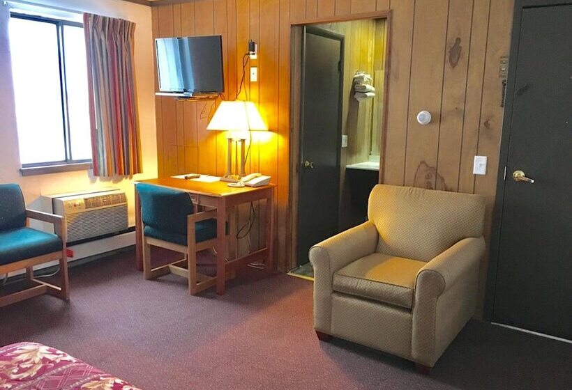 Granada Inn Motel   Kalkaska