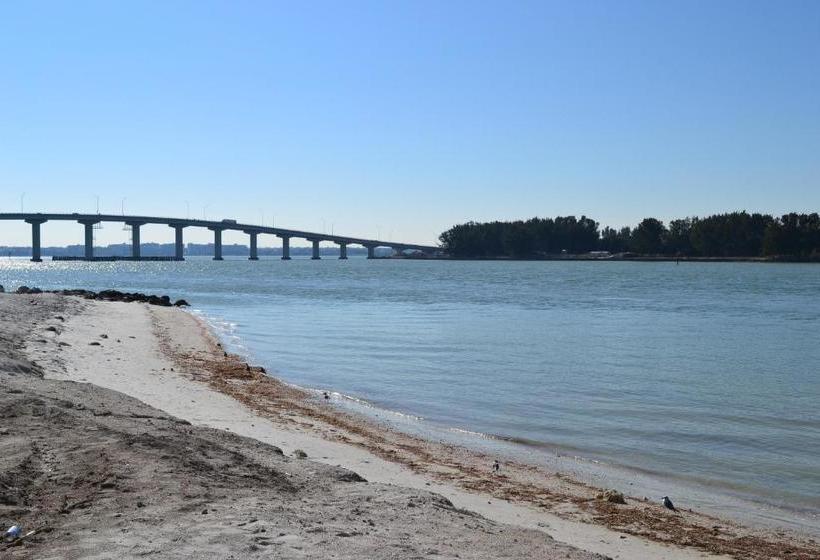 Gulfview Hotel   On The Beach
