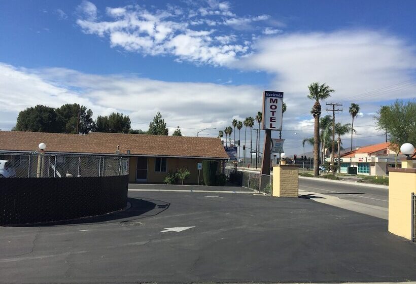 Hacienda Motel