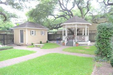 Hi  Houston The Morty Rich Hostel