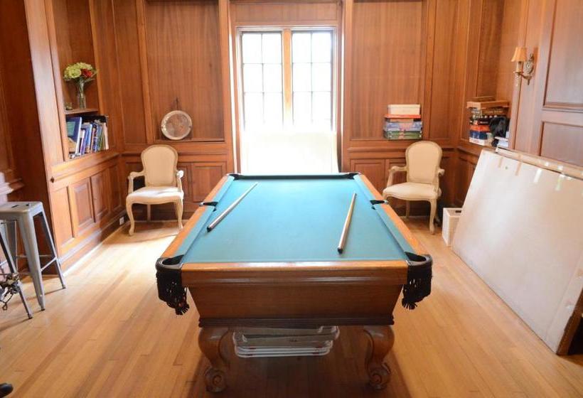 Hi  Houston The Morty Rich Hostel