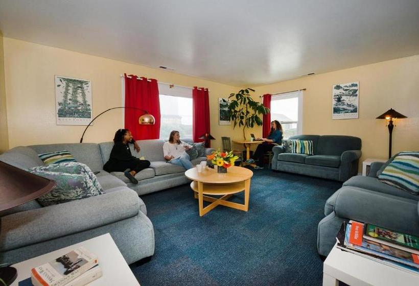 Hi Pigeon Point Lighthouse Hostel