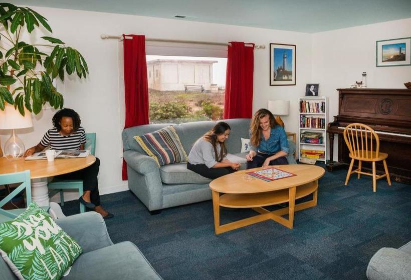 Hi Pigeon Point Lighthouse Hostel