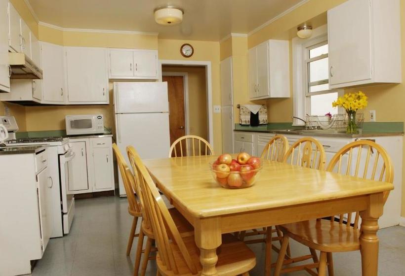 Hi Pigeon Point Lighthouse Hostel