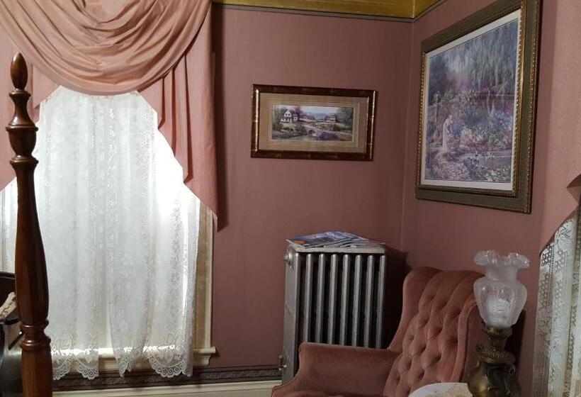 Holidae House Bed & Breakfast