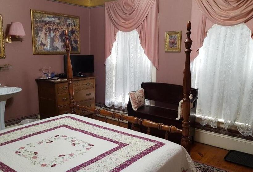 Holidae House Bed & Breakfast