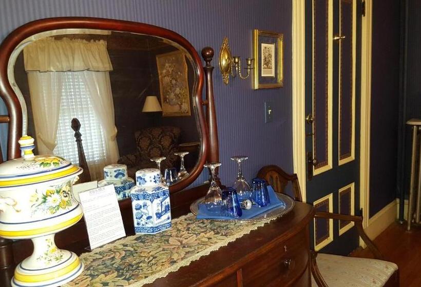 Holidae House Bed & Breakfast