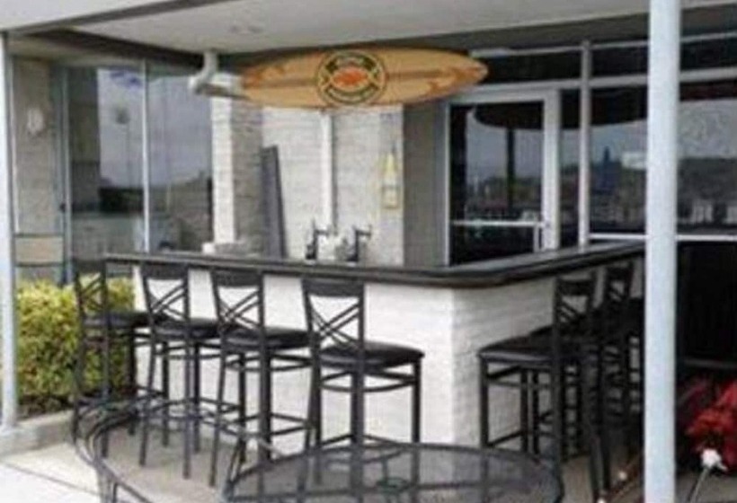 בית מלון כפרי Acropolis Oceanfront Resort