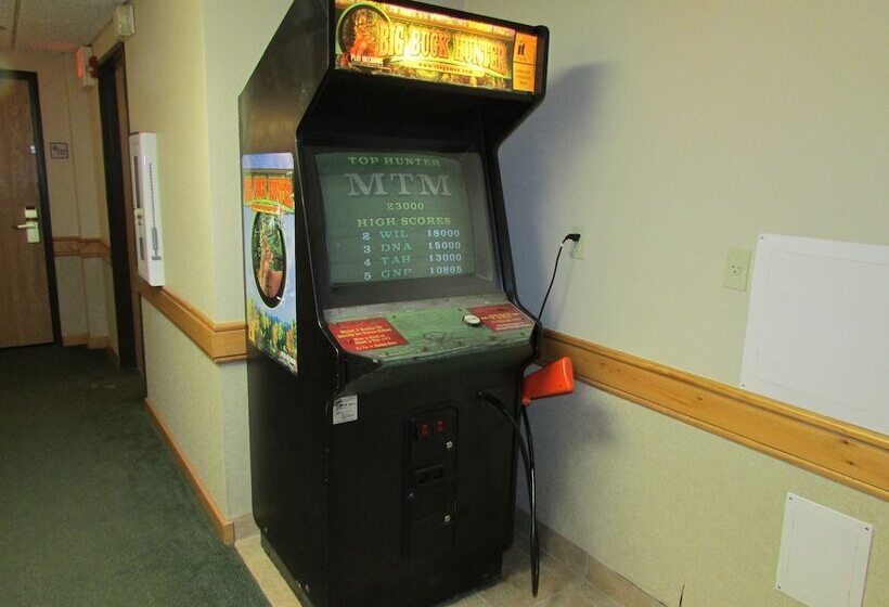 فندق Shell Lake Lodge, A Travelodge By Wyndham