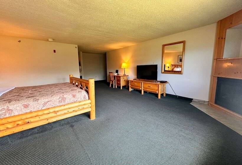 فندق Shell Lake Lodge, A Travelodge By Wyndham