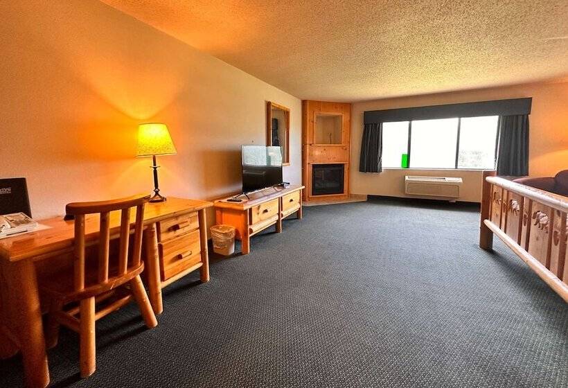 فندق Shell Lake Lodge, A Travelodge By Wyndham