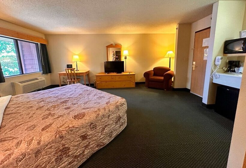 فندق Shell Lake Lodge, A Travelodge By Wyndham