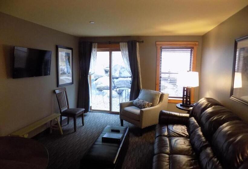 Отель Breck Inn