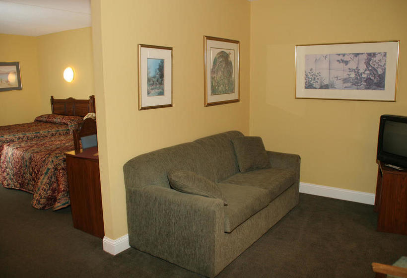 هتل Cape Cod Irish Village