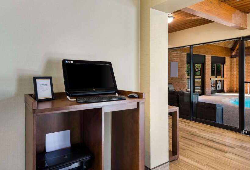 酒店 Comfort Inn Virginia Horse Center