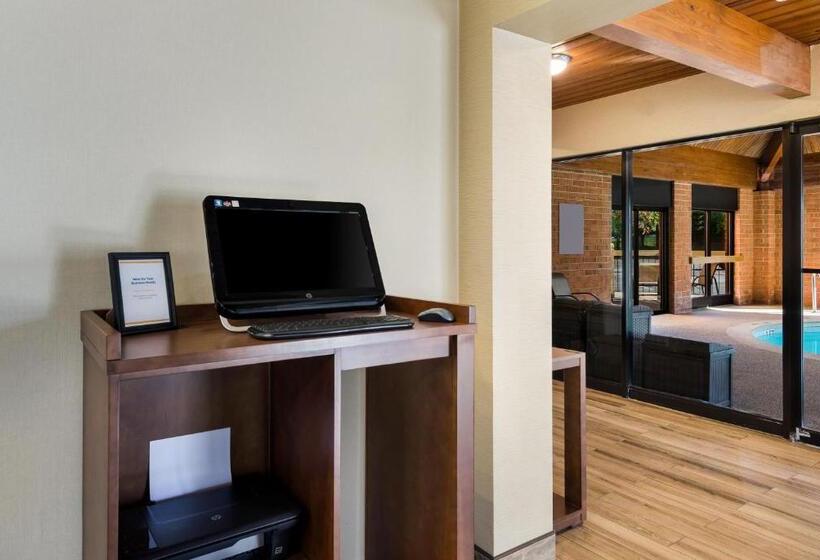 ホテル Comfort Inn Virginia Horse Center