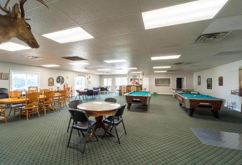 فندق Dothan National Golf Club And