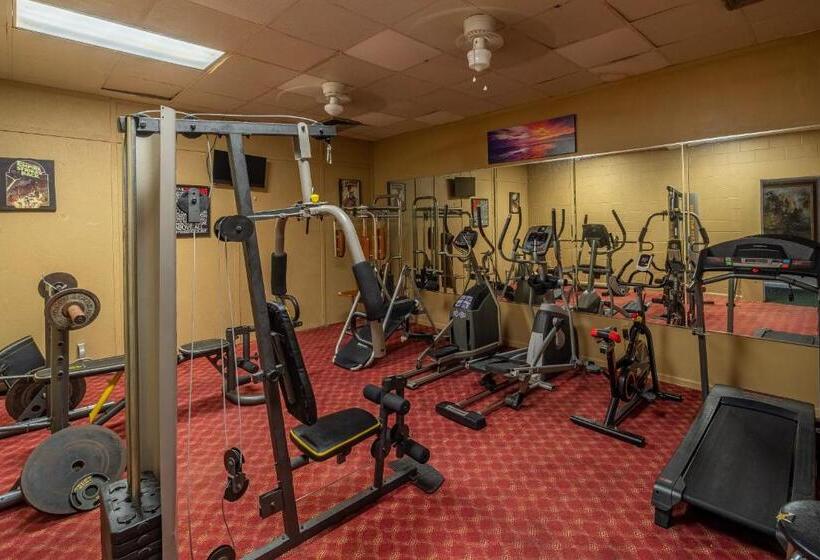 فندق Dothan National Golf Club And