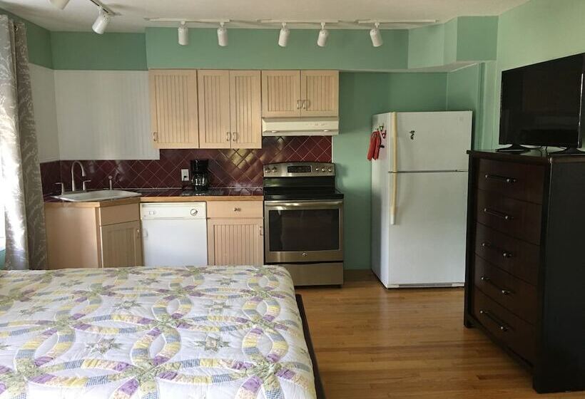 Отель Footbridge North