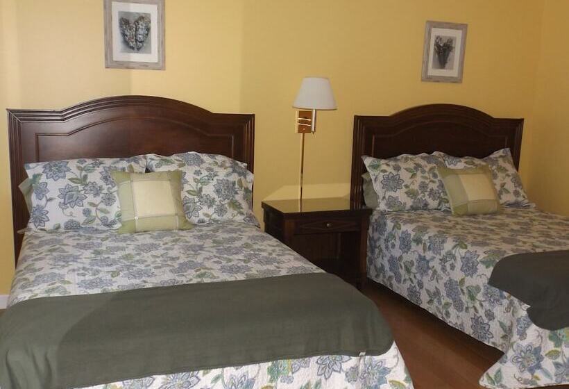 Отель Footbridge North