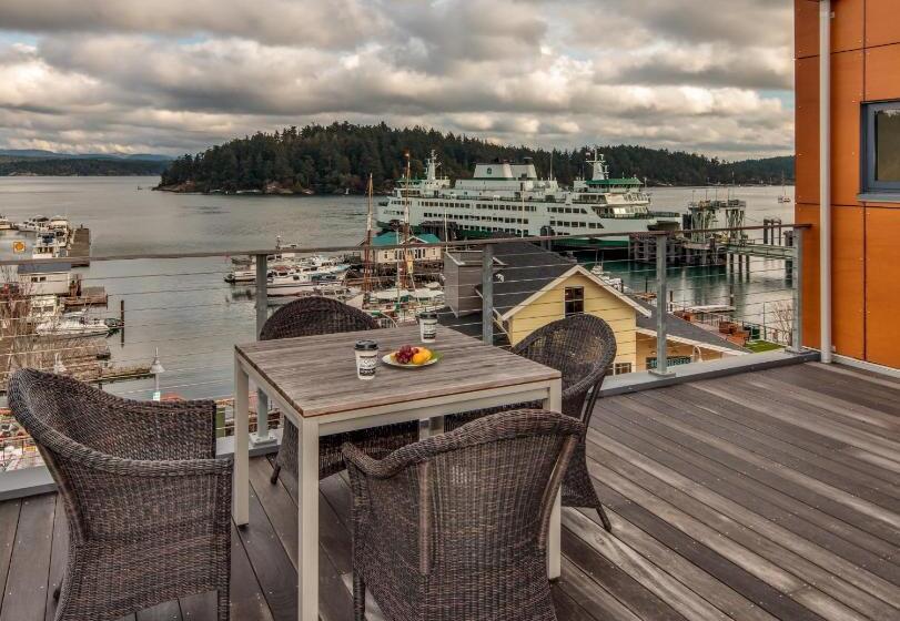 فندق Island Inn At 123 West