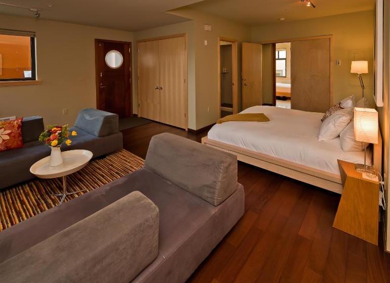 فندق Island Inn At 123 West