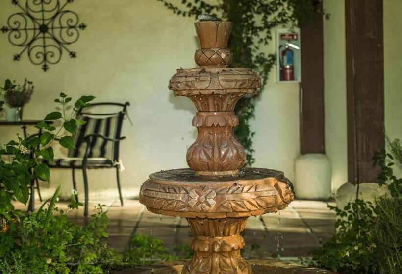 La Maison Hotel   Adults Only