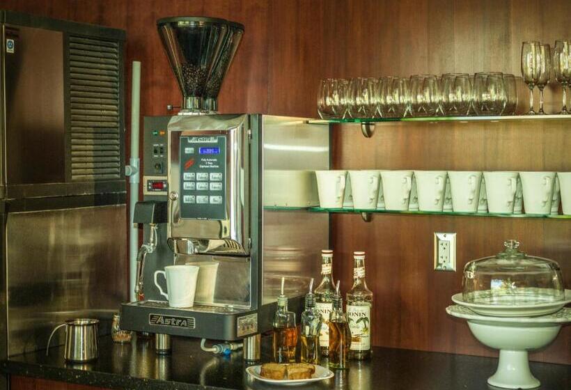 La Maison Hotel   Adults Only