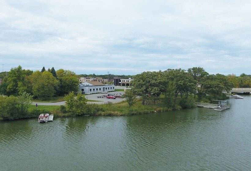 فندق Riverside Inn