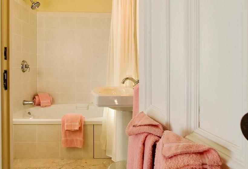 호텔 Stonehurst Manor Including Breakfast And Dinner