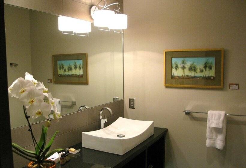 ホテル Suites At 118