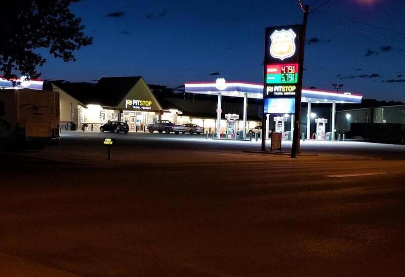 فندق Town House Motor Inn