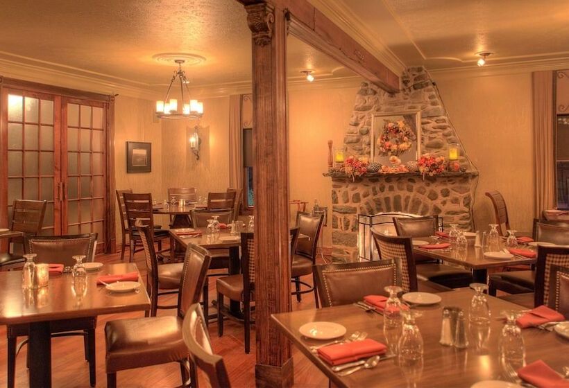 Отель Woodfield Manor   A Sundance Vacations Property