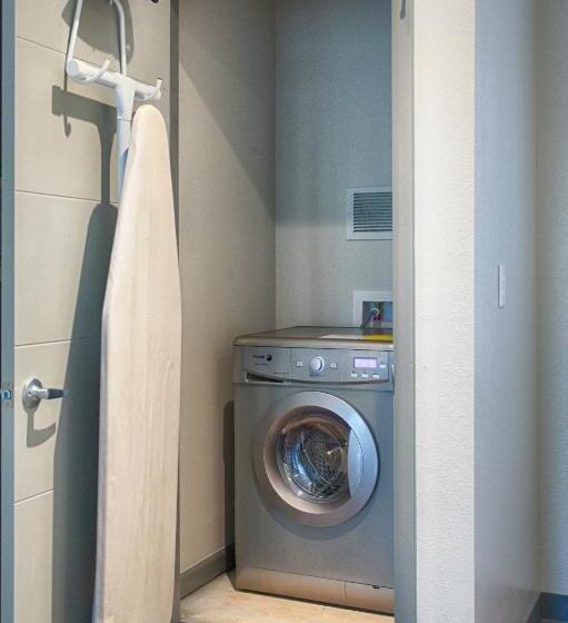 בית מלון כפרי Z Loft Extended Stay