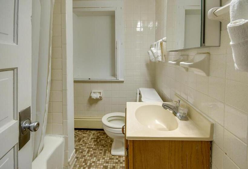 Majestic Hotel & Apartments