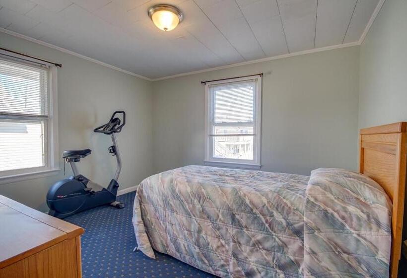 Majestic Hotel & Apartments