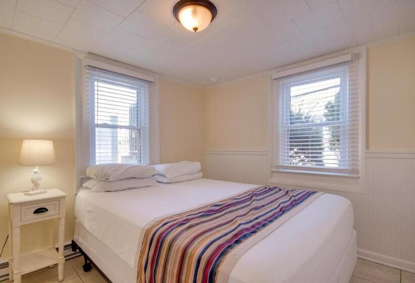 Majestic Hotel & Apartments