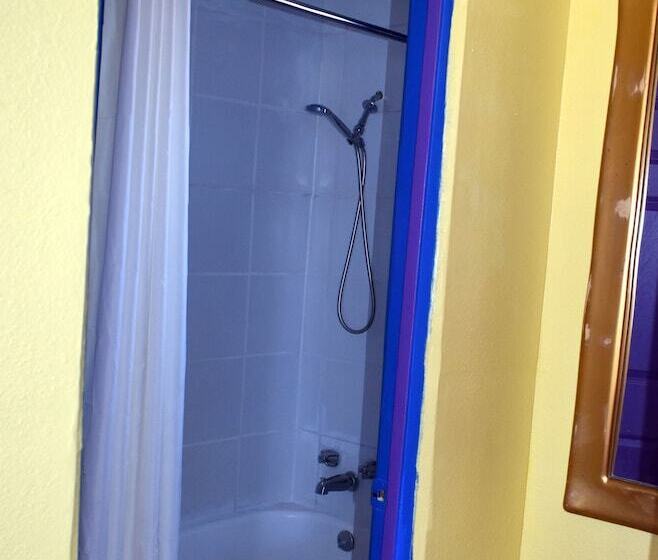 فندق على الطريق 9 Palms Inn