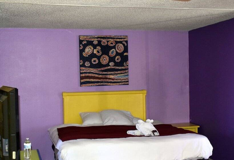 فندق على الطريق 9 Palms Inn