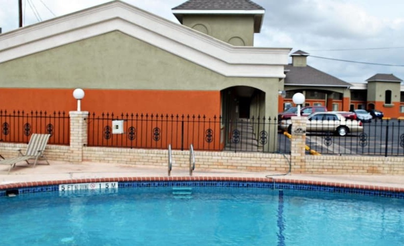 فندق على الطريق Aloha Inn