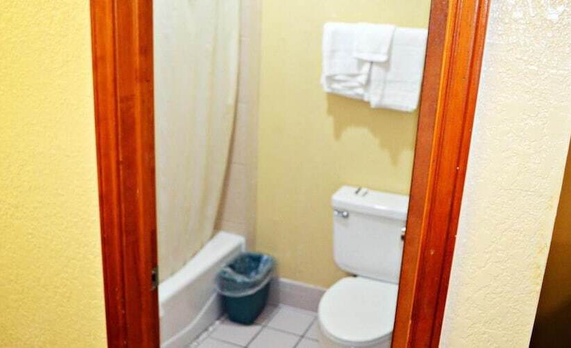 فندق على الطريق Aloha Inn