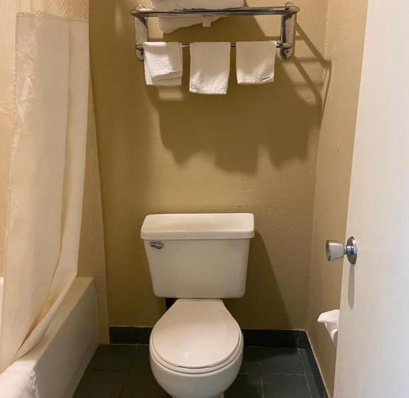 فندق على الطريق Americas Best Value Inn