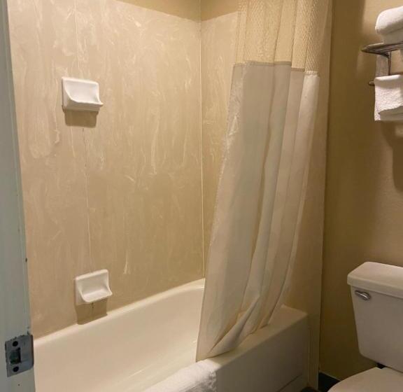 فندق على الطريق Americas Best Value Inn