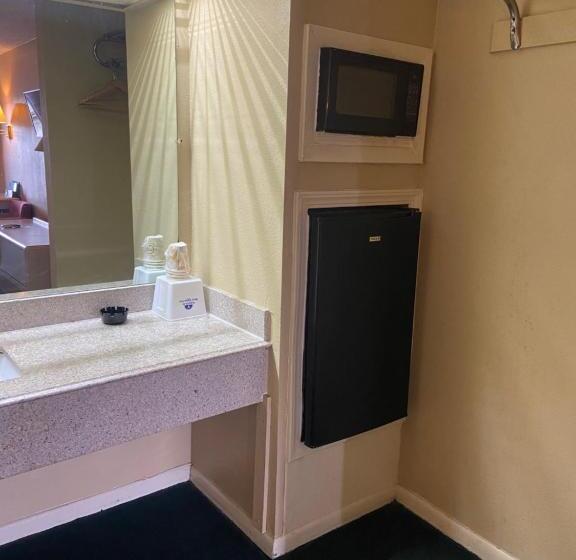 فندق على الطريق Americas Best Value Inn