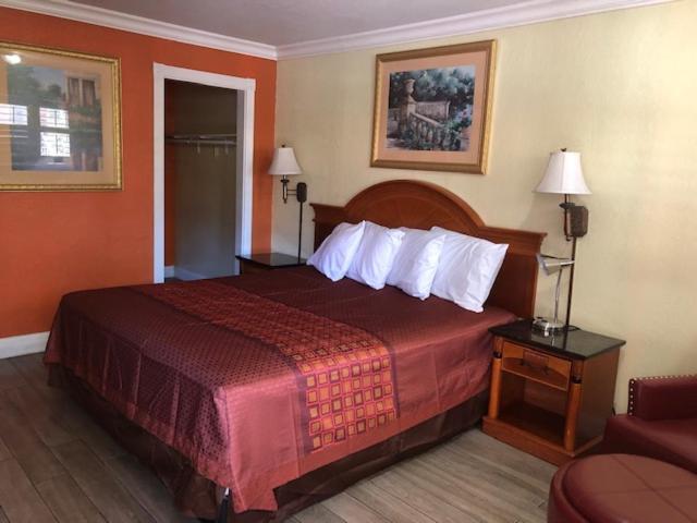 모텔 Antioch Executive Inn