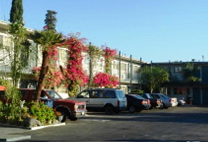 모텔 Antioch Executive Inn