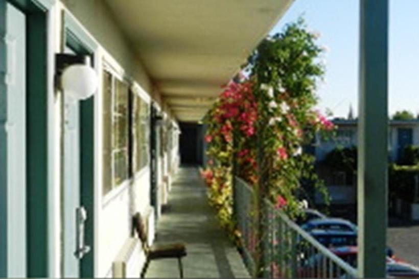 모텔 Antioch Executive Inn