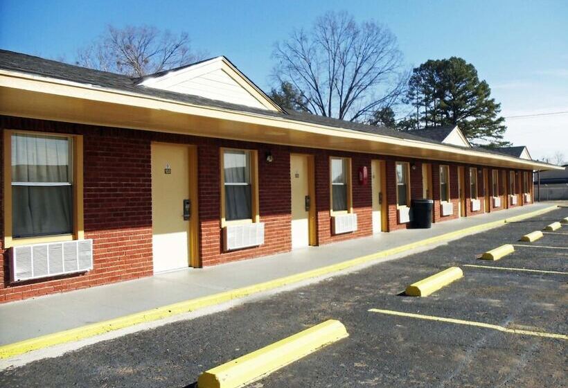 فندق على الطريق Antlers Budget Inn