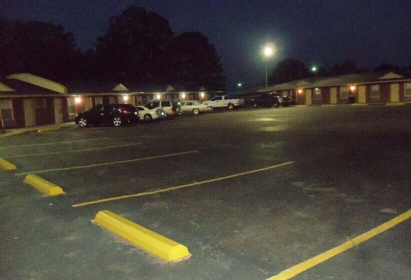 فندق على الطريق Antlers Budget Inn