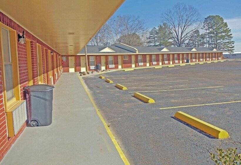 فندق على الطريق Antlers Budget Inn